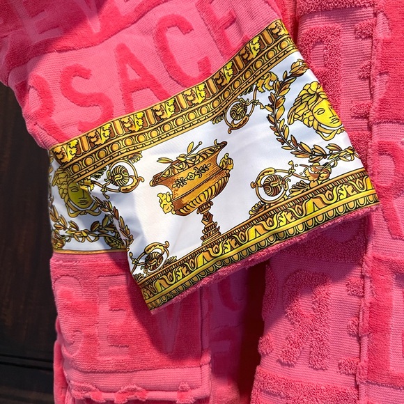 Versace Pink Terrycloth Bathrobe - Picture 4 of 9